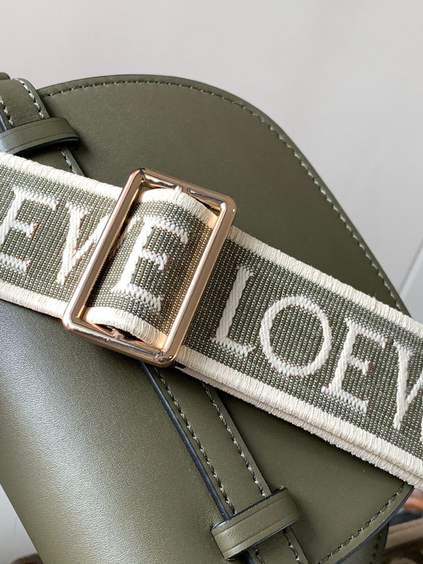 Loewe Saddle Bag 21 Olive Green Leather 280438
