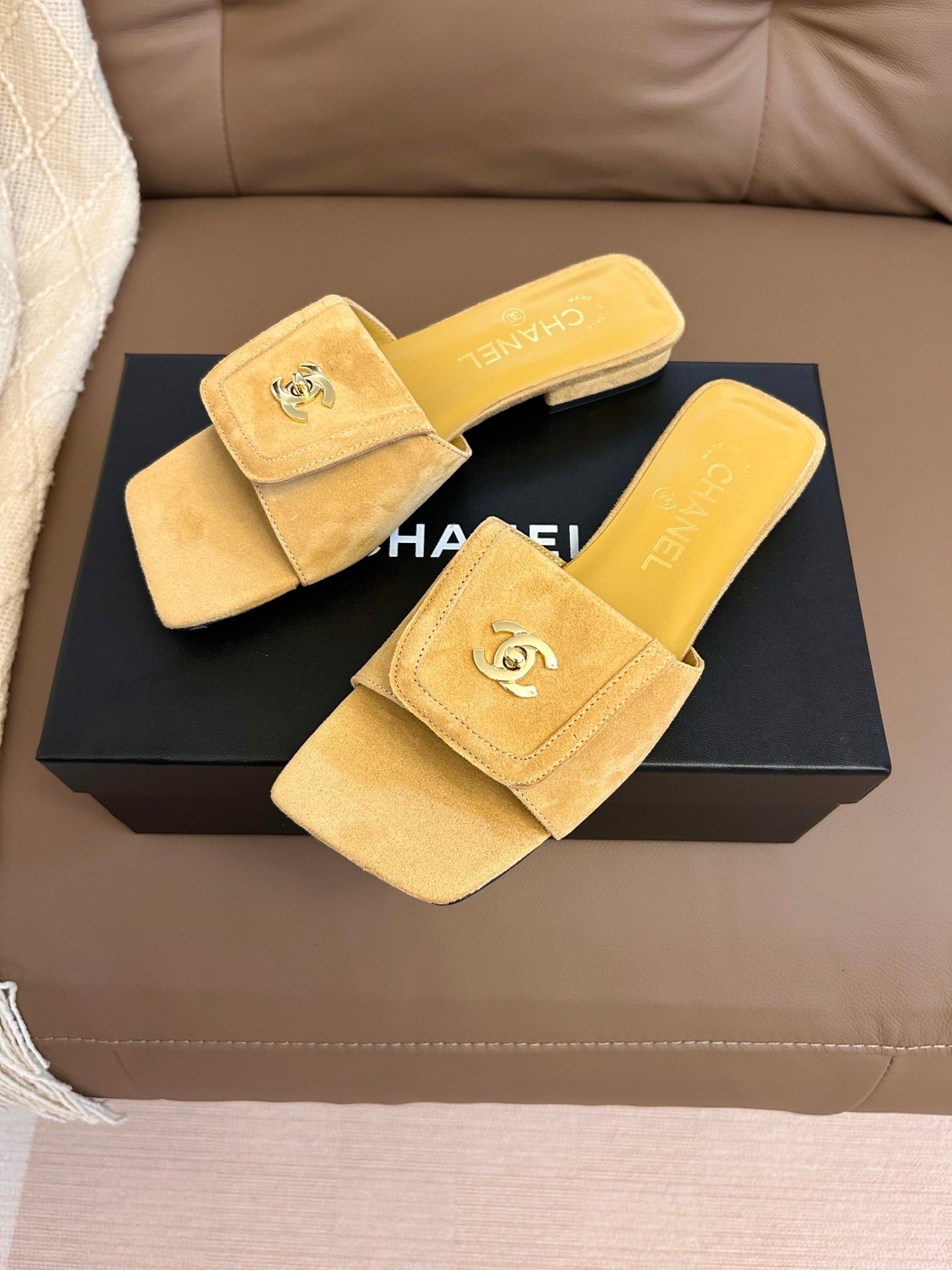 Chanel 2026 Mules Gold-Toned CC Logo Suede Leather 779274