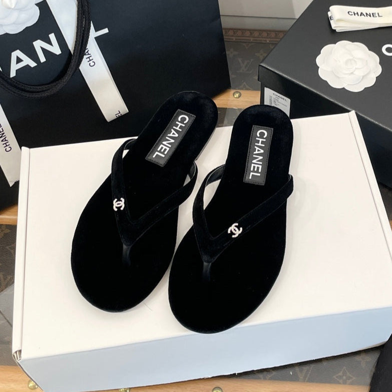 cc thongs velvet