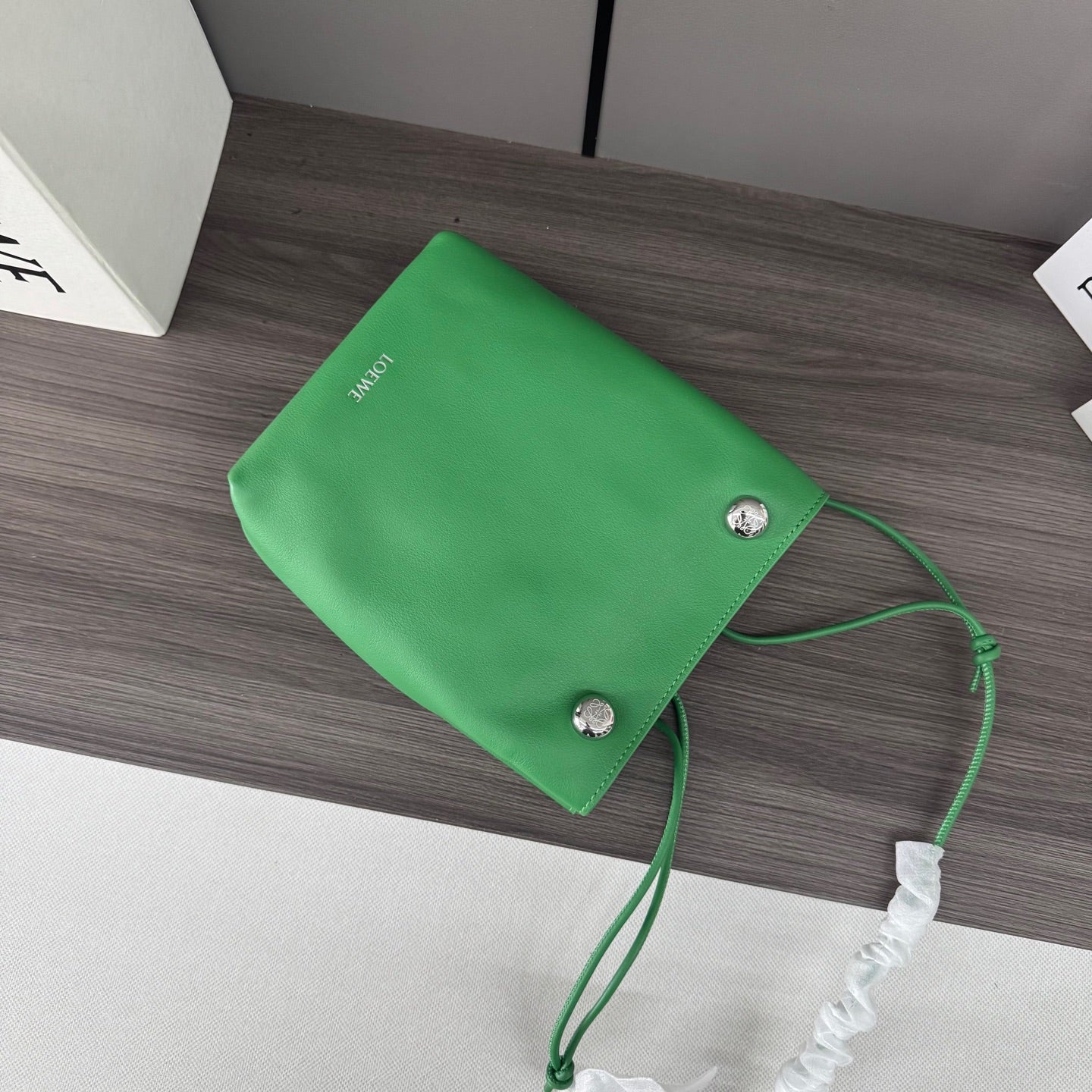 Loewe Pebble Hobo Bag 22 Green Calfskin 280584