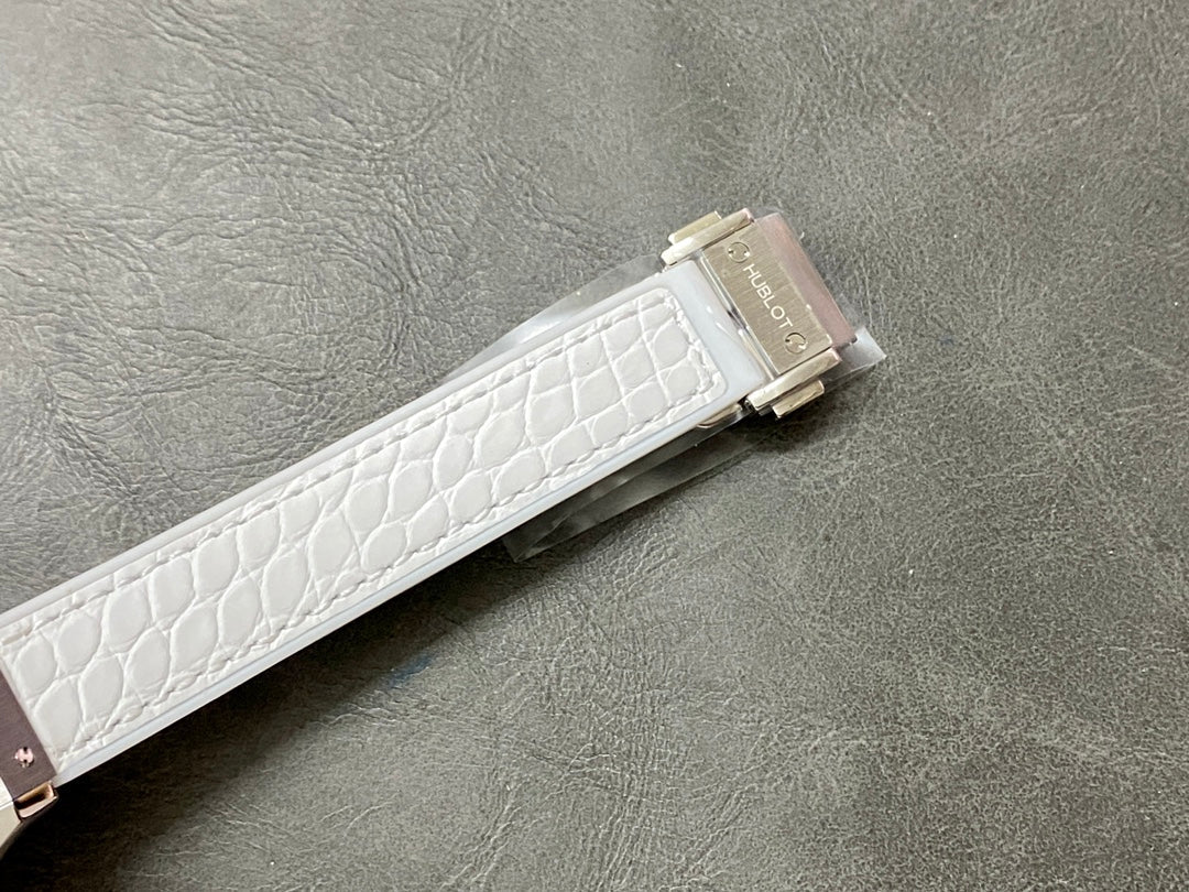 Hublot Classic Fusion Titanium Diamonds 33mm White Leather Strap