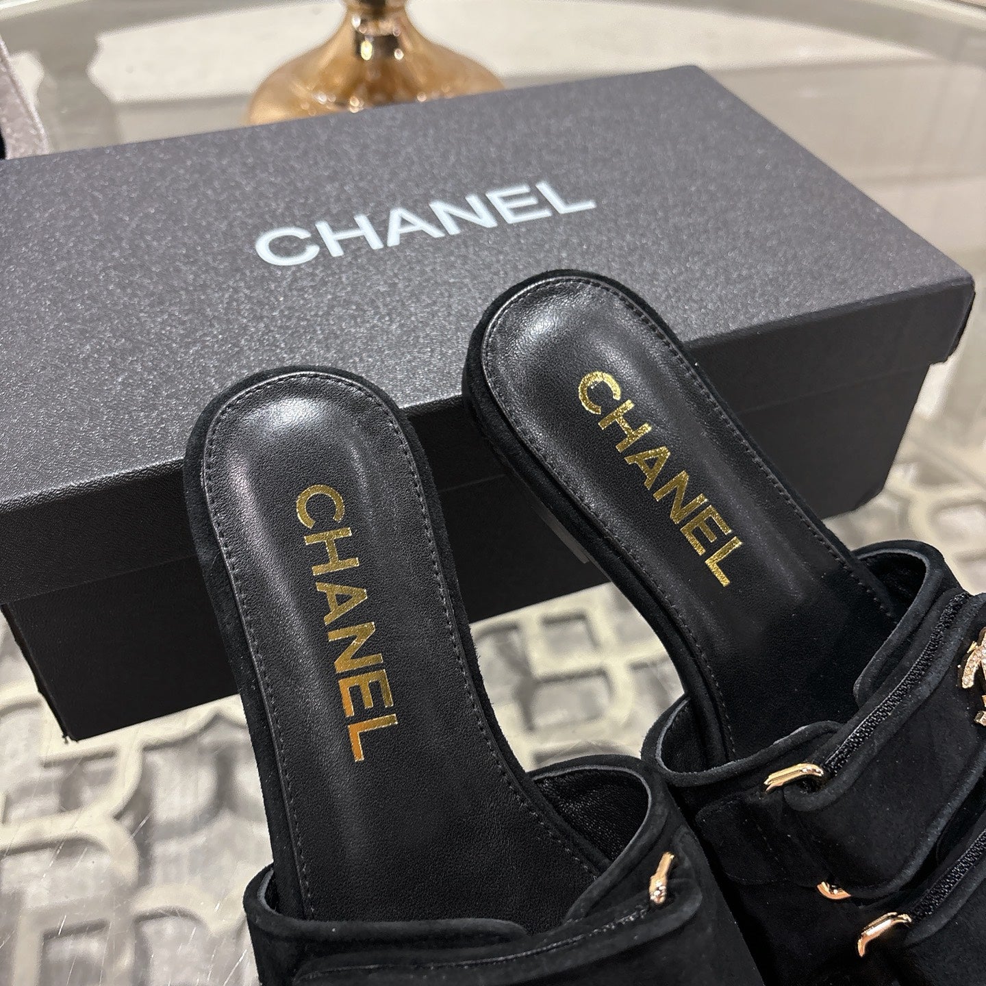 CC 26s Buckle Sandals Black Suede Sheepskin 627079