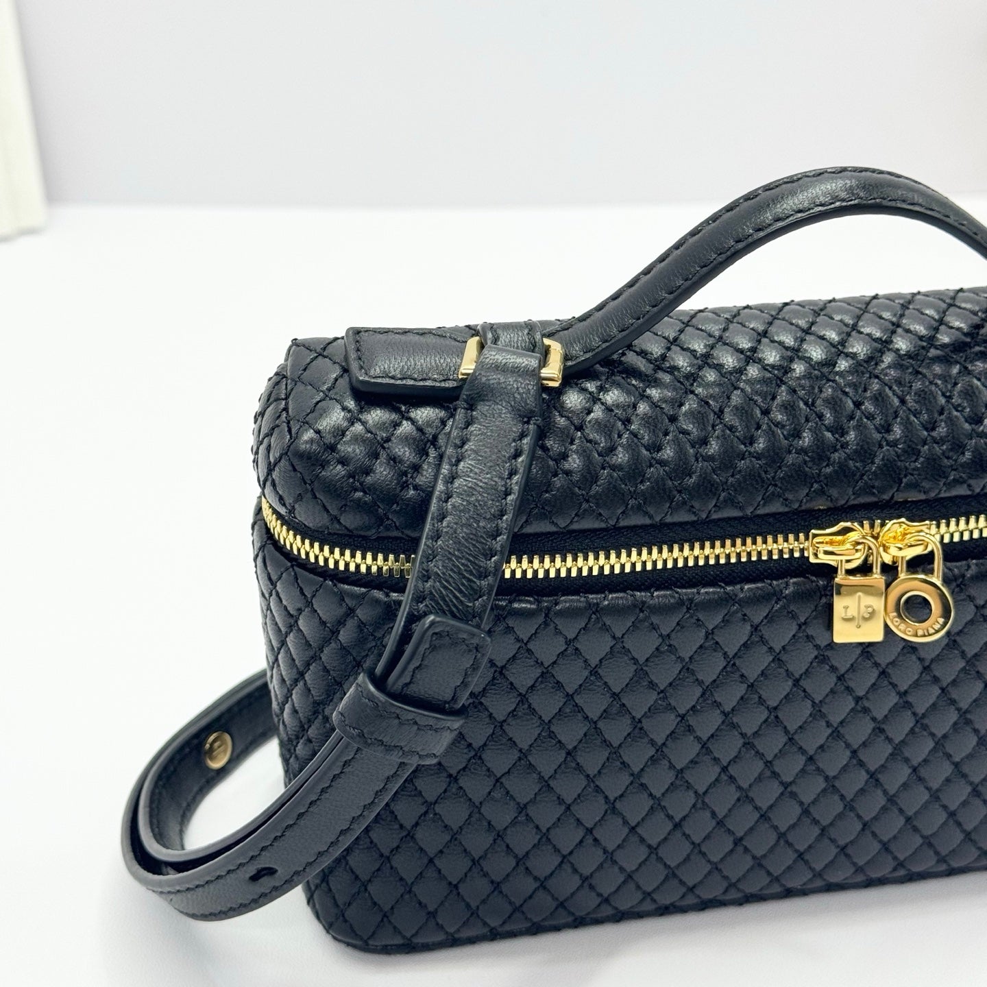 LP 2026 Extra Pocket L19 Black /Sun Gold Lambskin