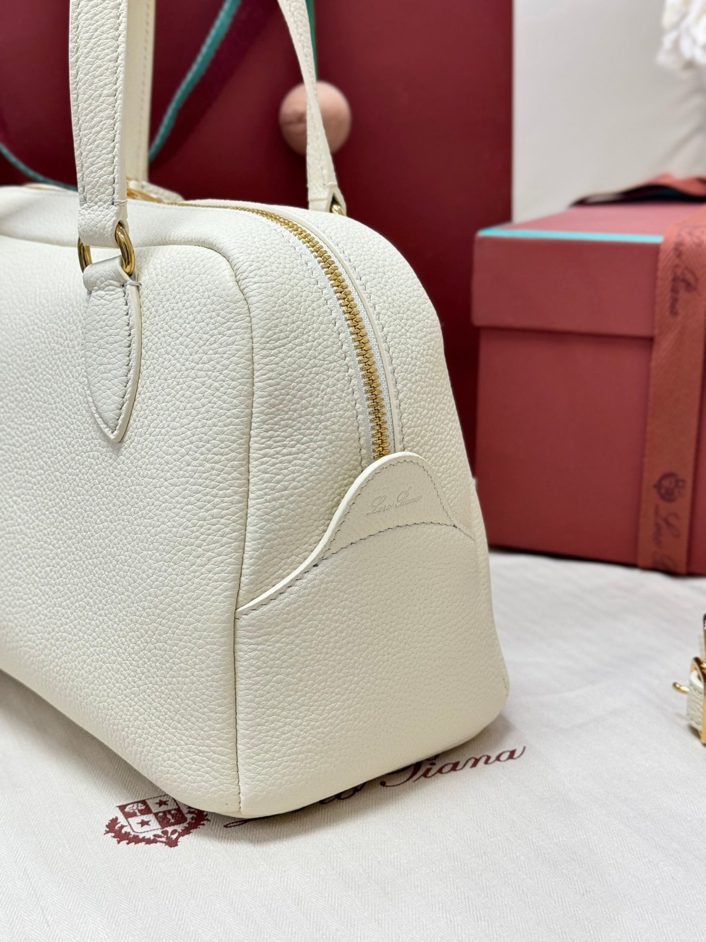 LP 2026 Needle Bag 31cm Off-white Calfskin