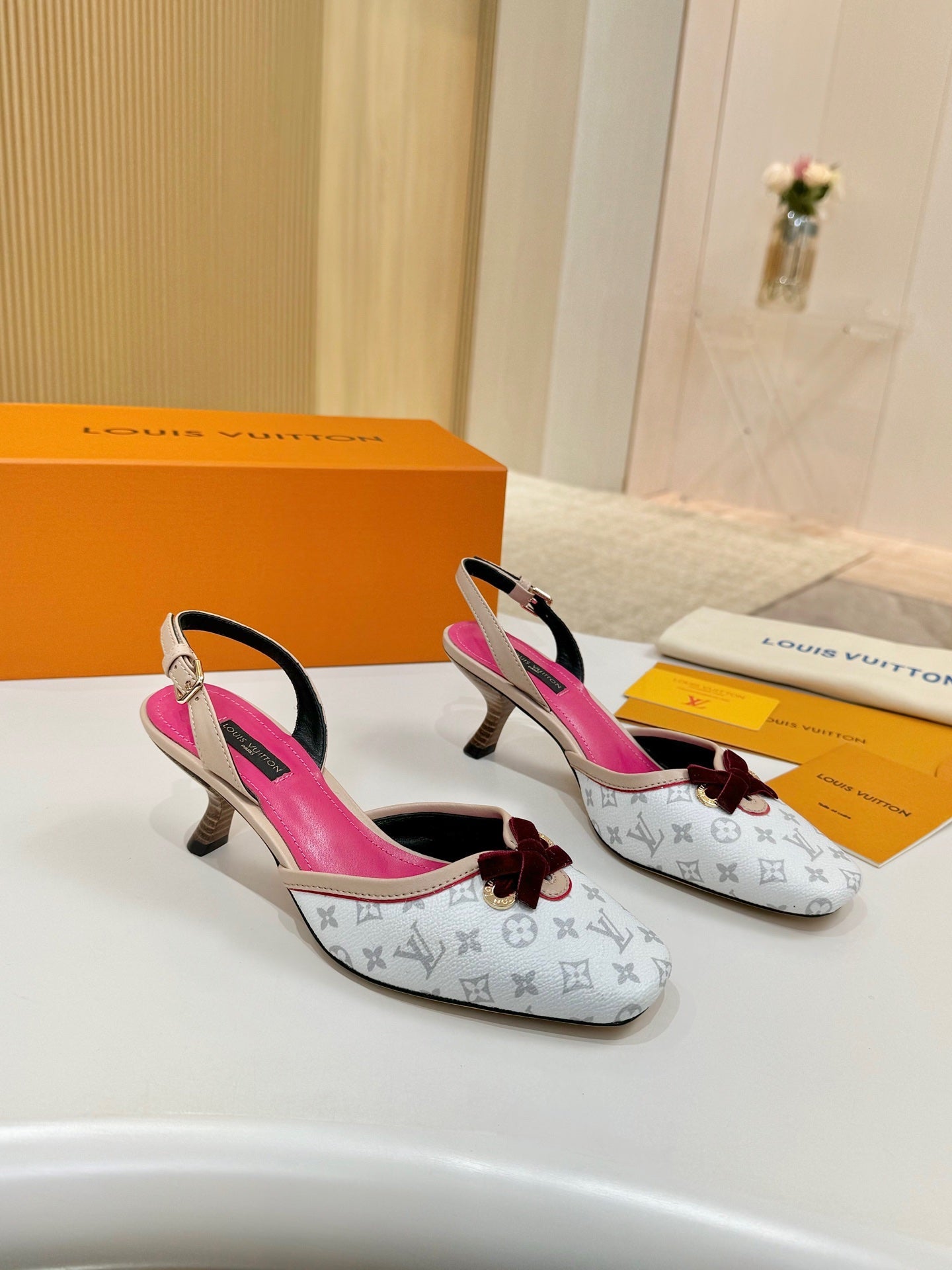 LV 26ss Slingback 60 White Pink Gray Cowhide 664899