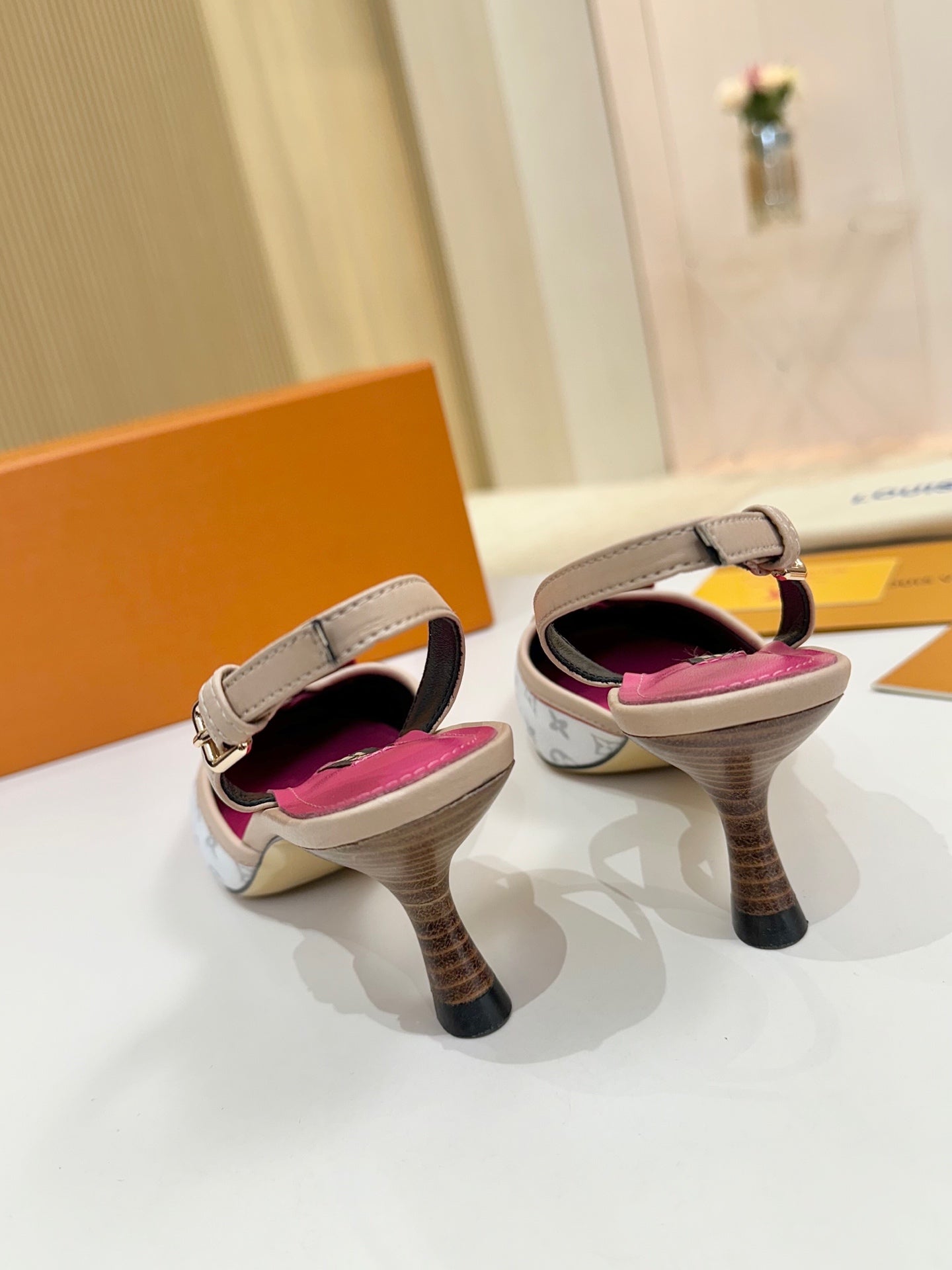 LV 26ss Slingback 60 White Pink Gray Cowhide 664899