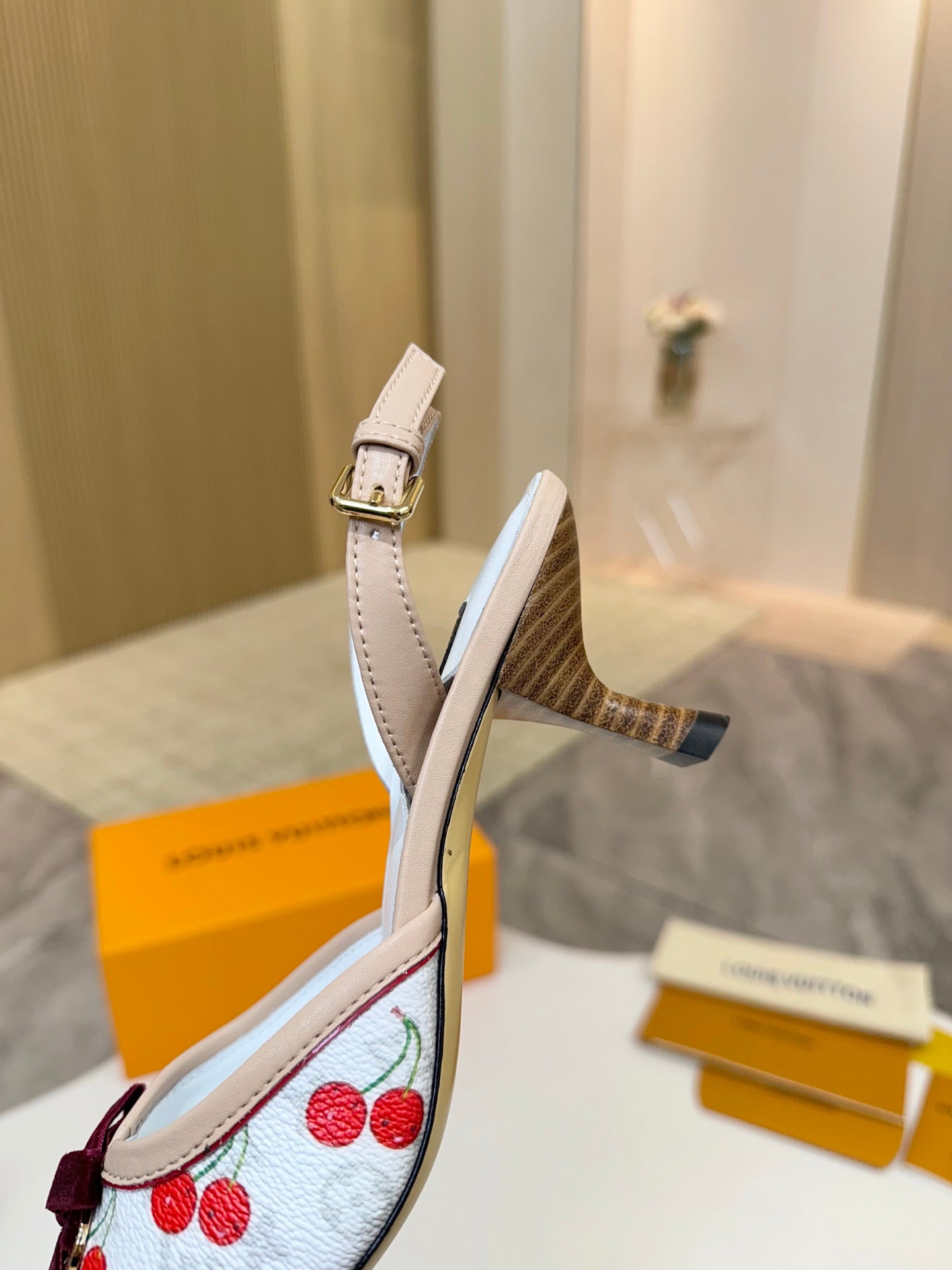 LV 26ss Slingback 60 White Cherry Monogram Cowhide 664893