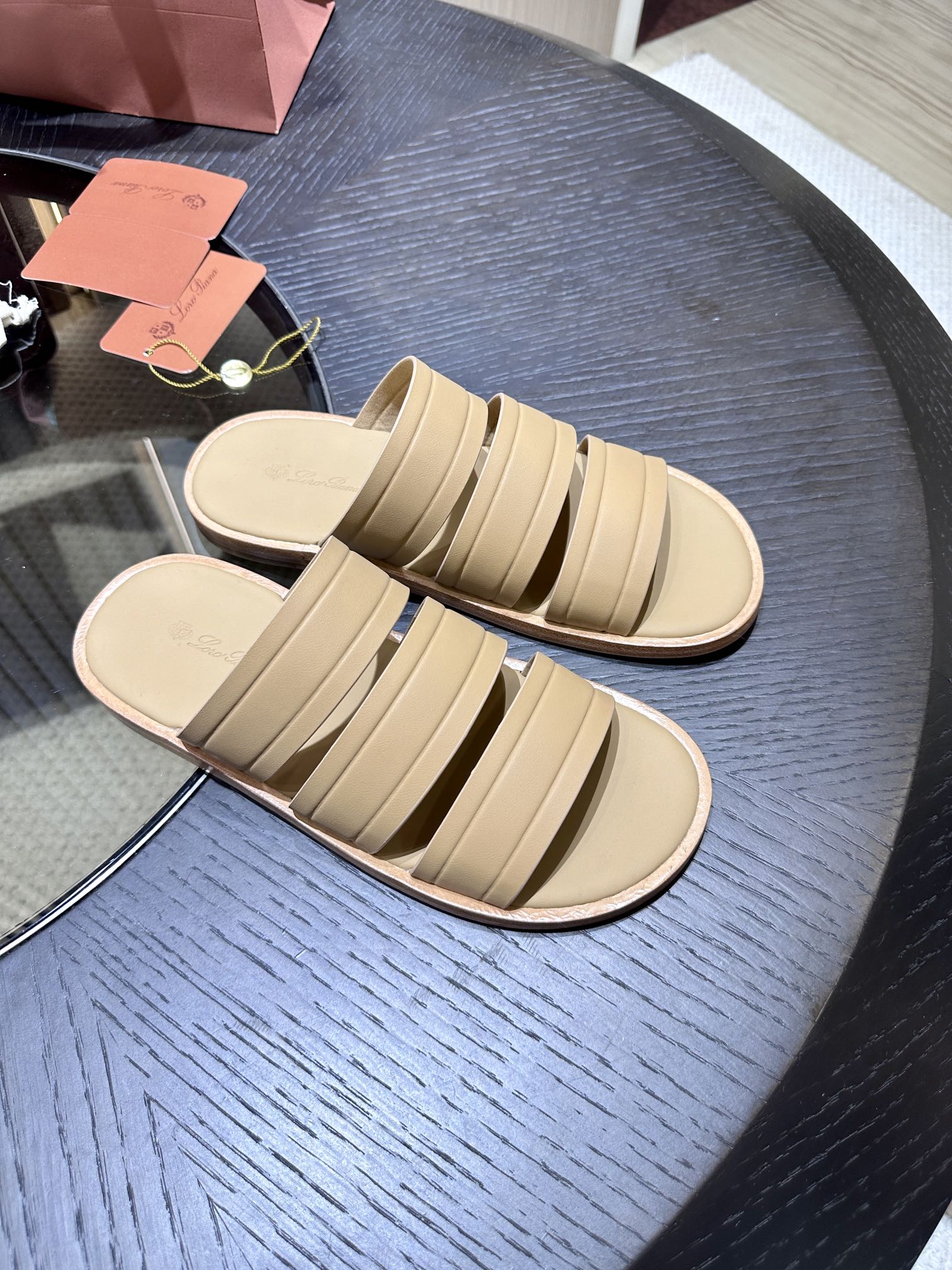 LP NAHA SANDAL BEIGE LAMBSKIN
