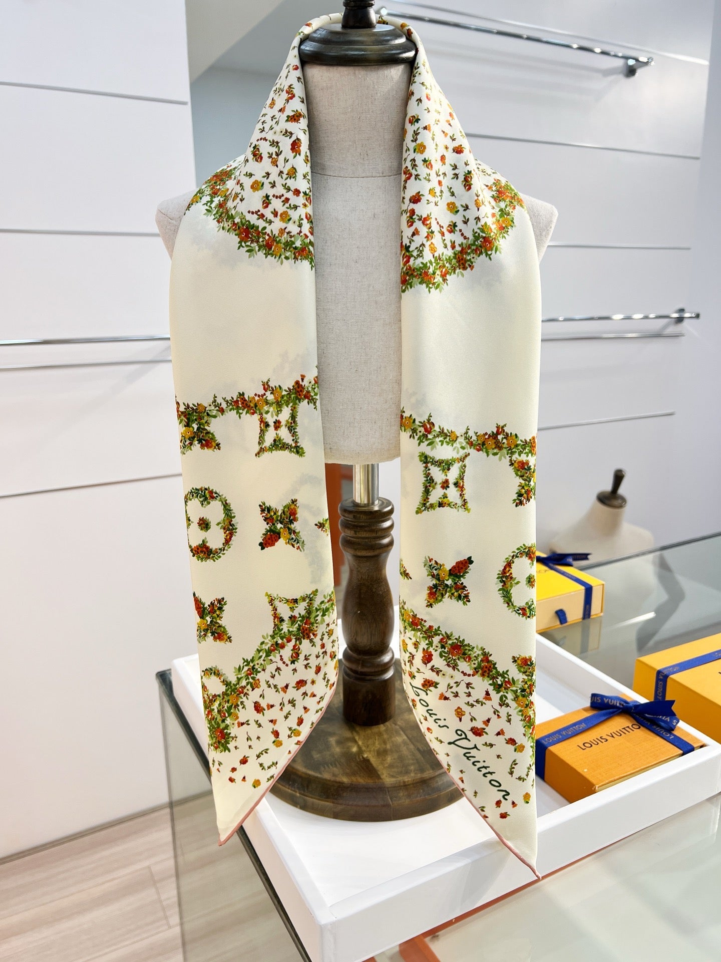 LV Double Sided Scarf 90 White Yellow Mulberry Silk 168827