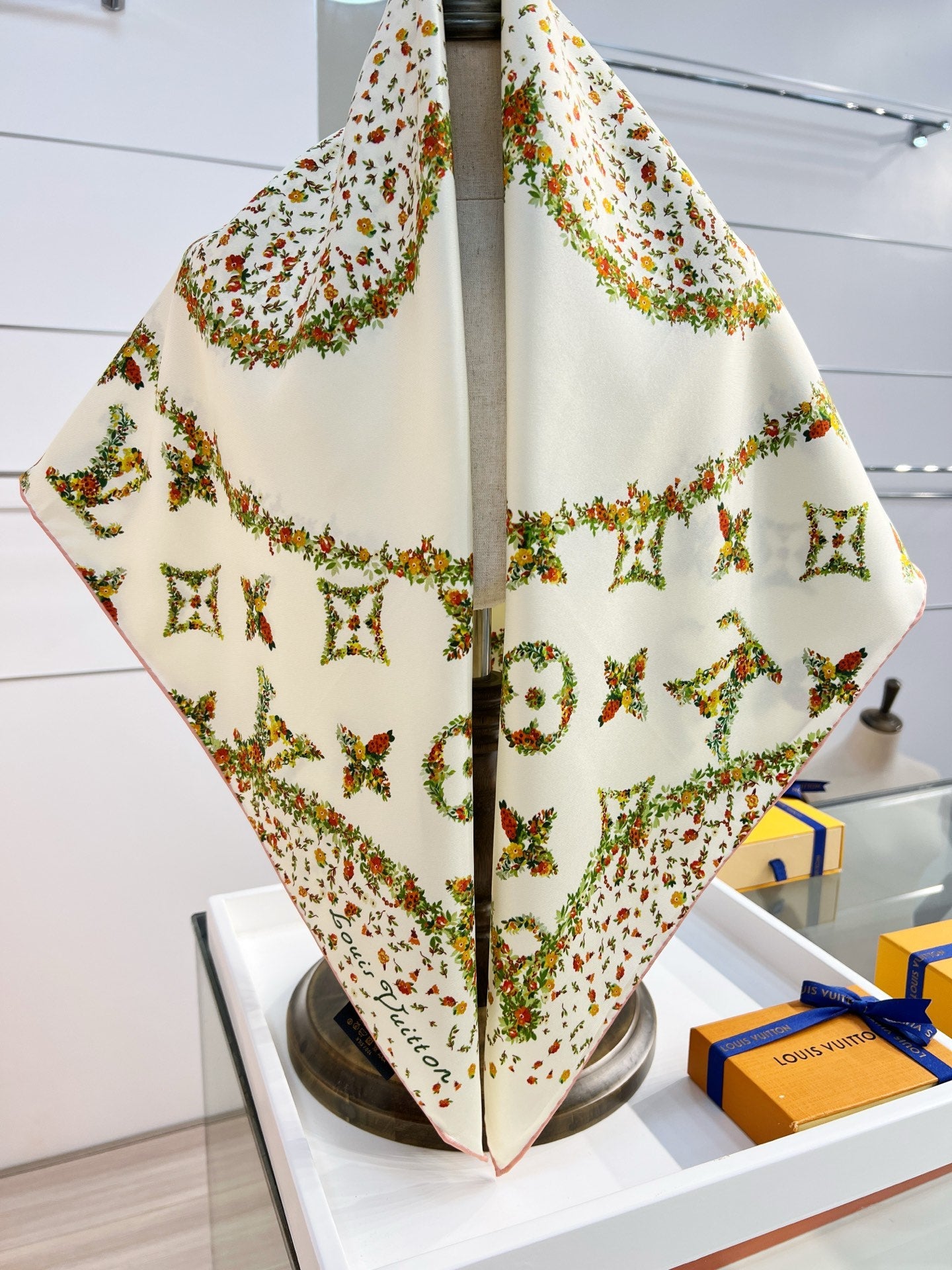 LV Double Sided Scarf 90 White Yellow Mulberry Silk 168827