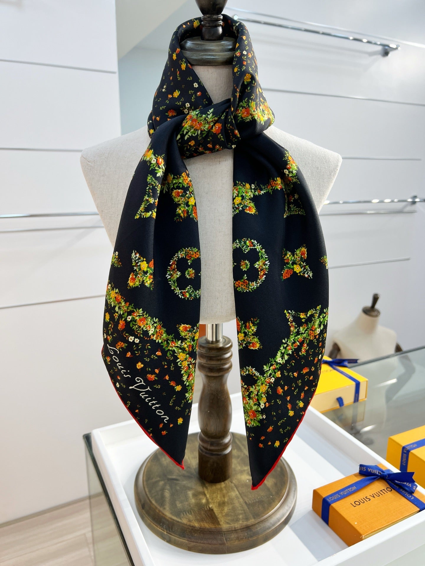 LV Double Sided Scarf 90 Black Yellow Mulberry Silk 168828