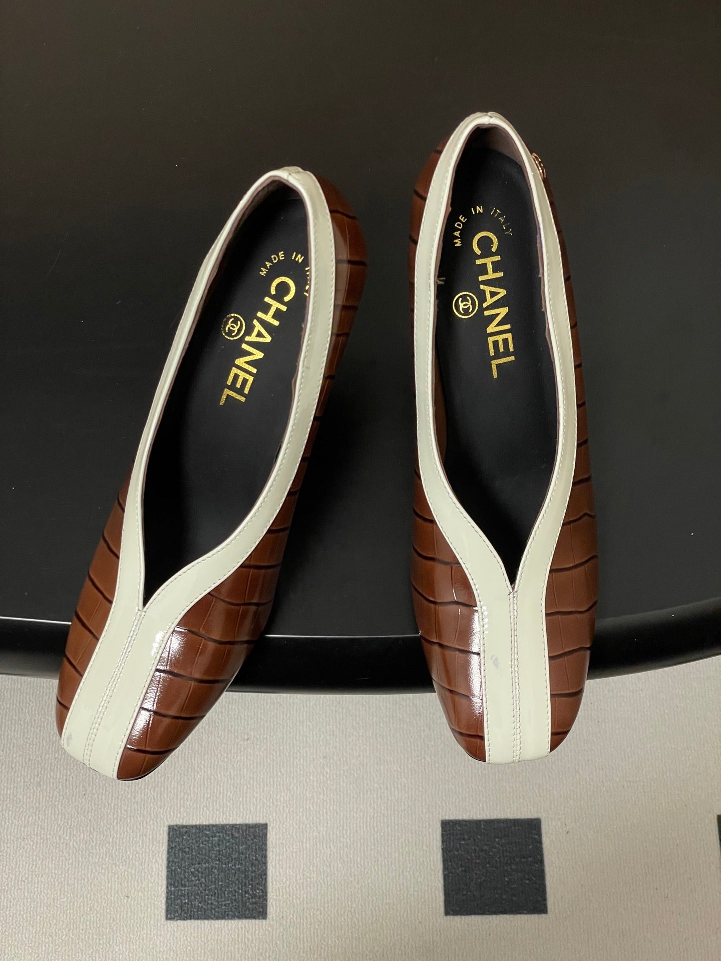 CC 26 Crocodile-embossed Pump Calfskin