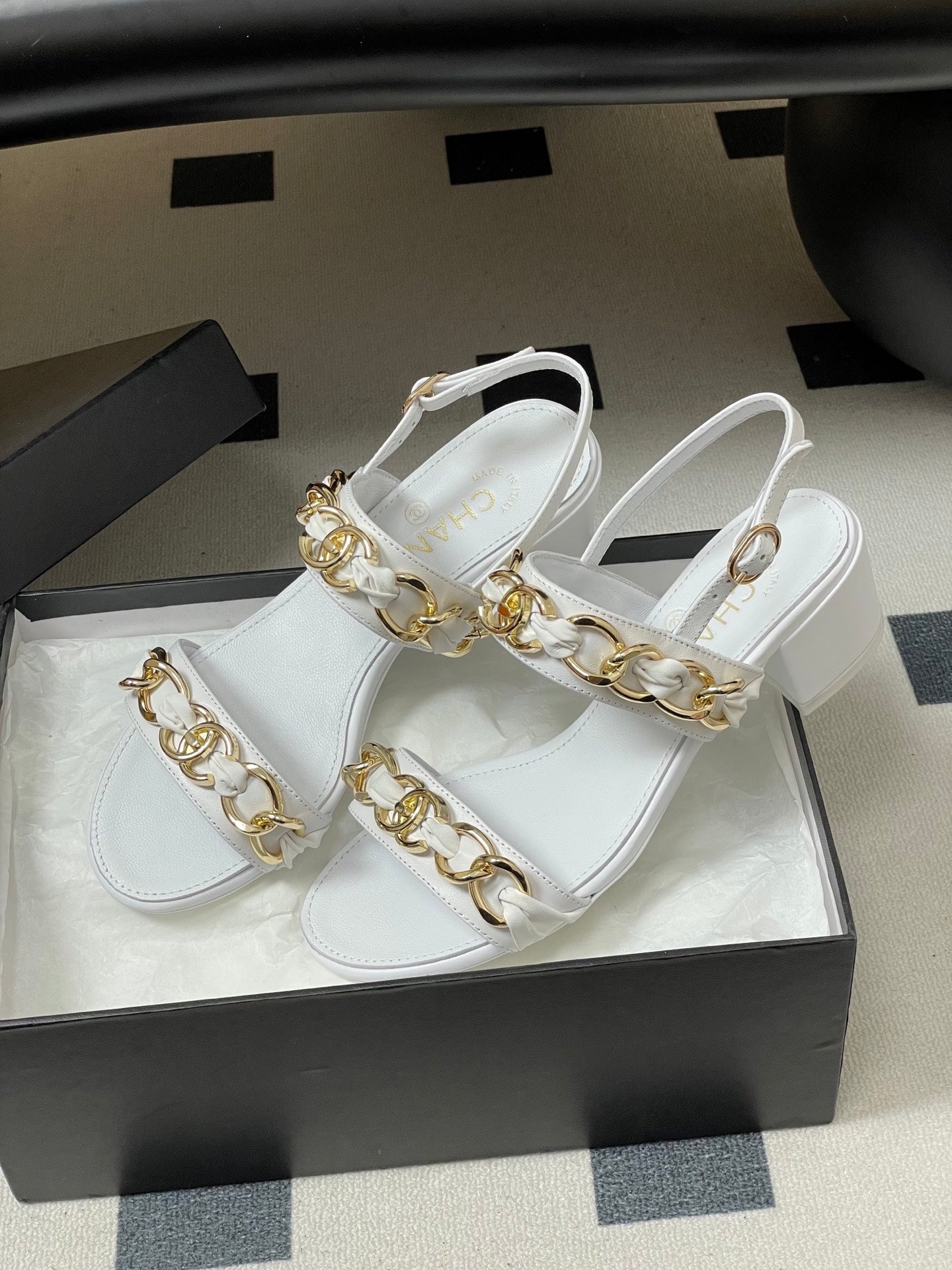 CC 26s Buckle Chain Sandals 55 White Sheepskin 649473