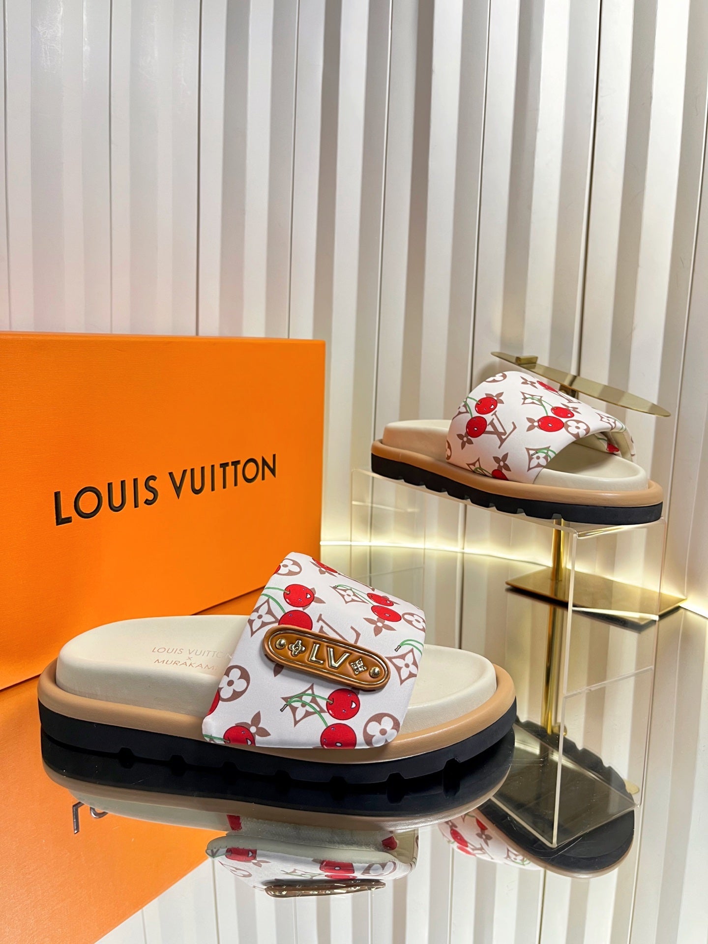 LV 26s Slippers White Beige Red Fabric Sheepskin 616352