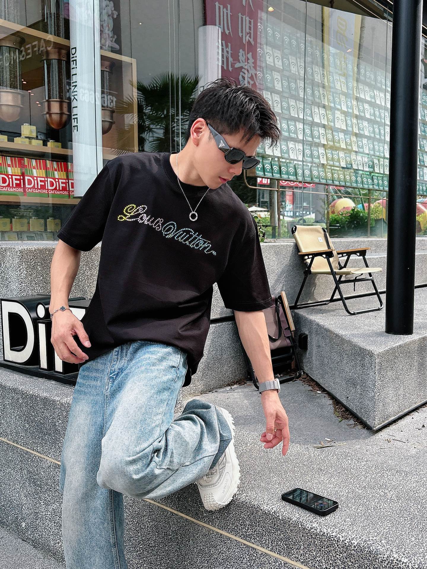 LV 26A Short-Sleeve T-Shirt Black Rhinestones Cotton 406013