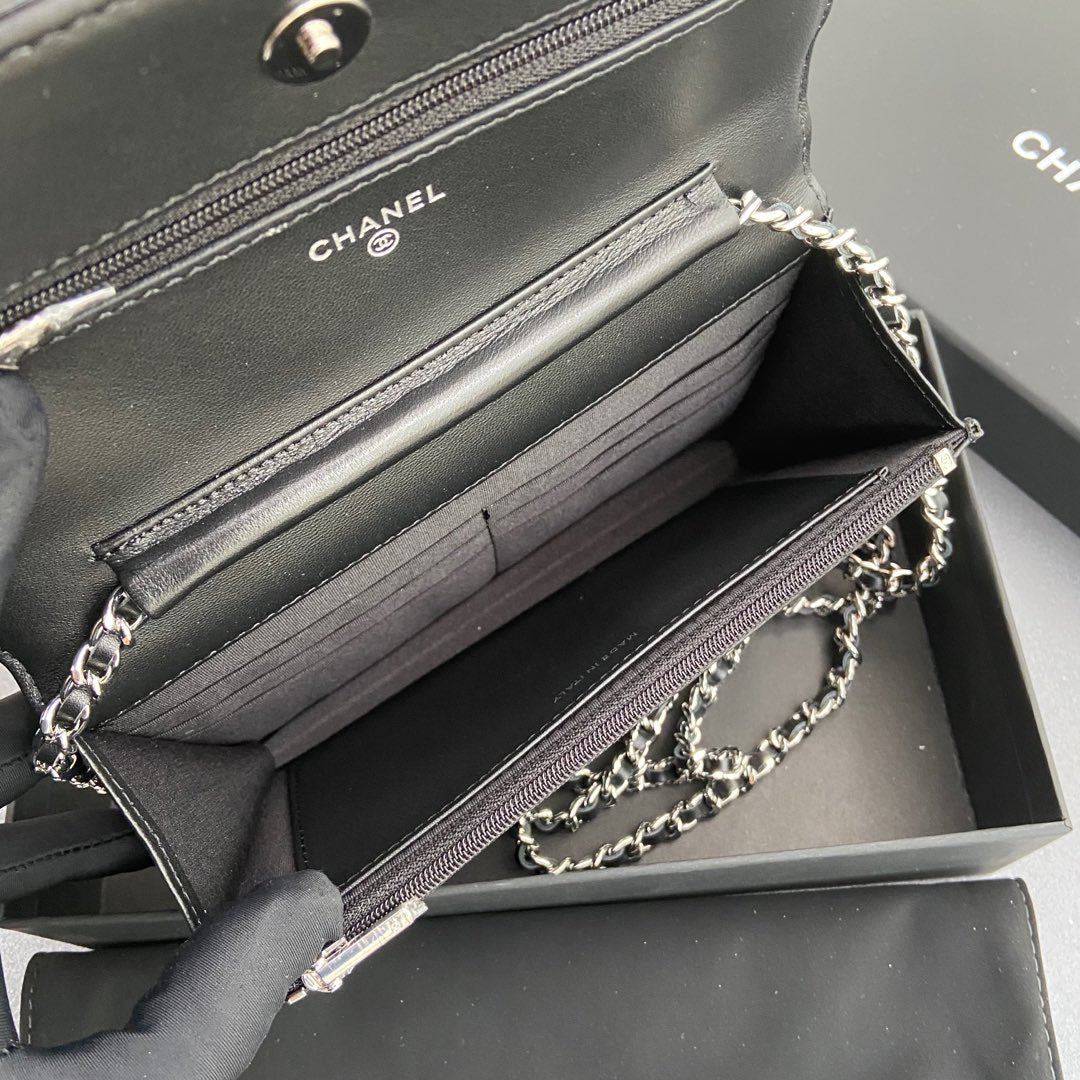 CC Woc 20cm Black Patent Calfskin Silver Hardware