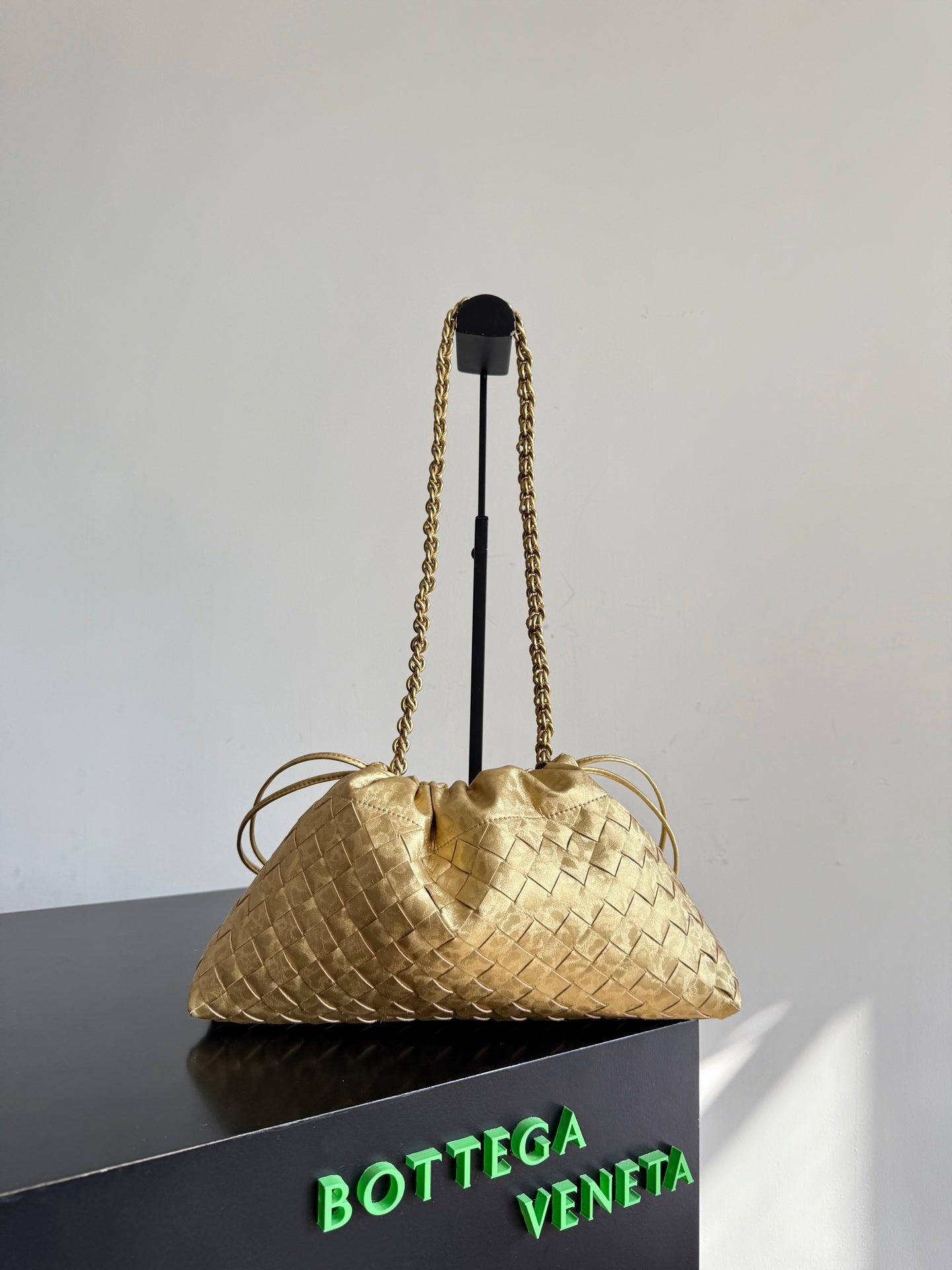 Bottega Veneta 2026 Dustbag 33cm Gold Intrecciato Lamina Satin Leather 137019