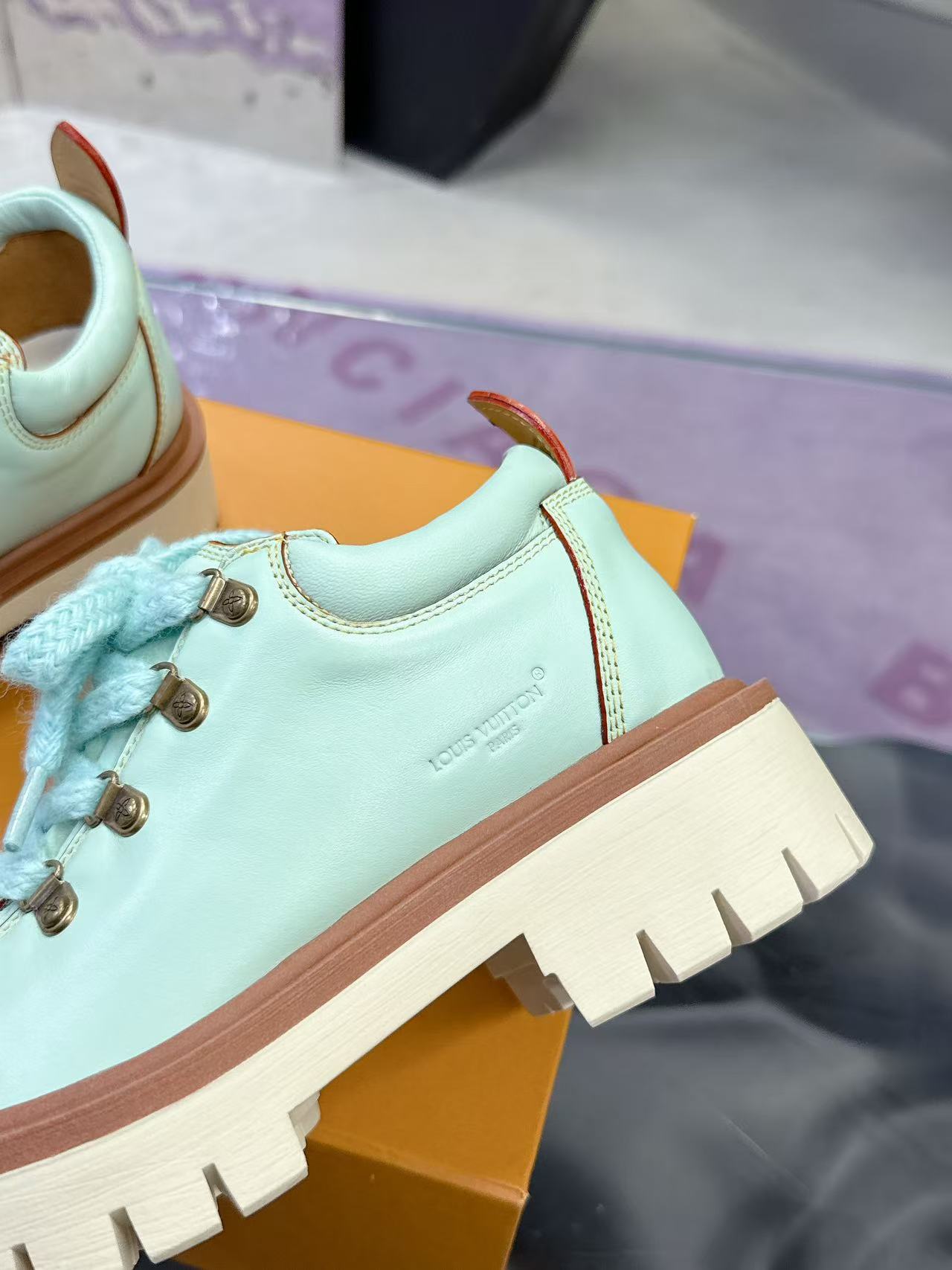 LV 26ss Sneaker Mint Green Sheepskin 672124