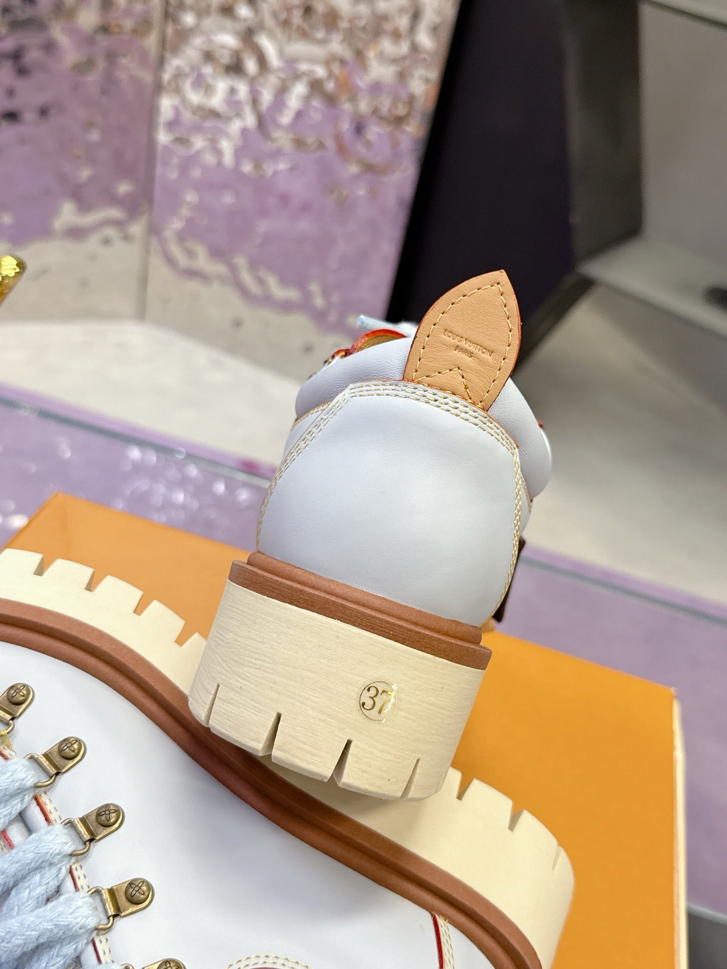 LV 26ss Sneaker Baby Blue Brown Sheepskin 672129