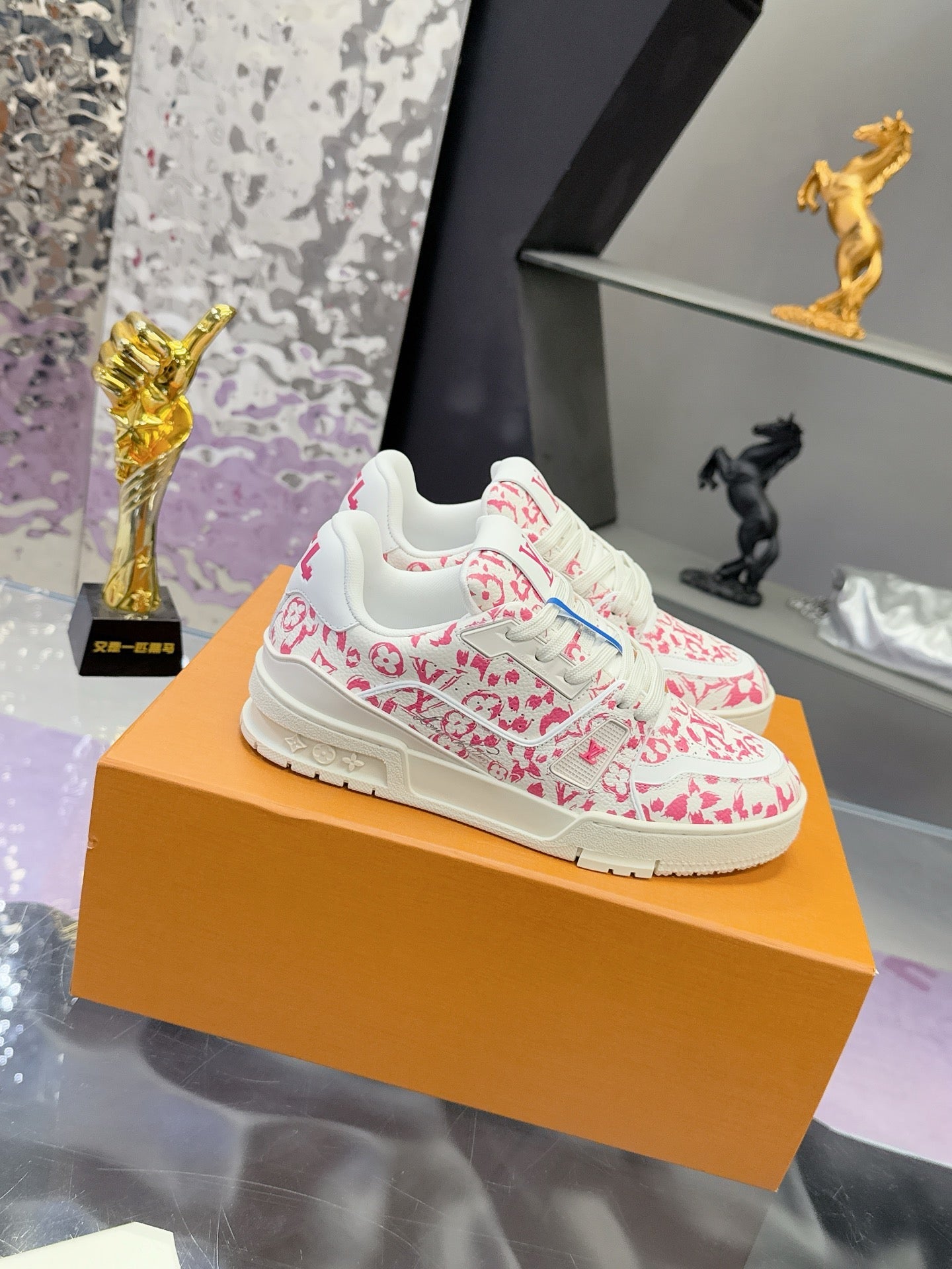 LV x Tyler 26ss Sneaker White Pink Cowhide  672144