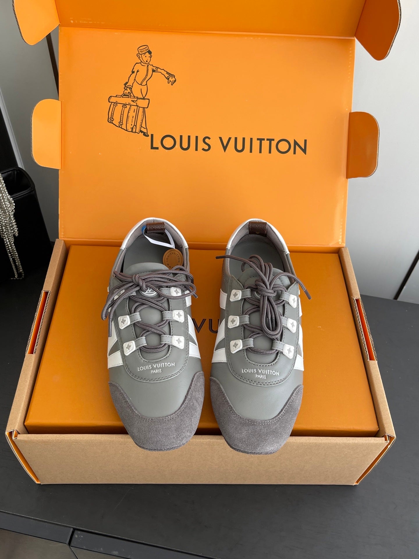 LV 26ss Ballet Sneakers Gray Cowhide Suede 631480