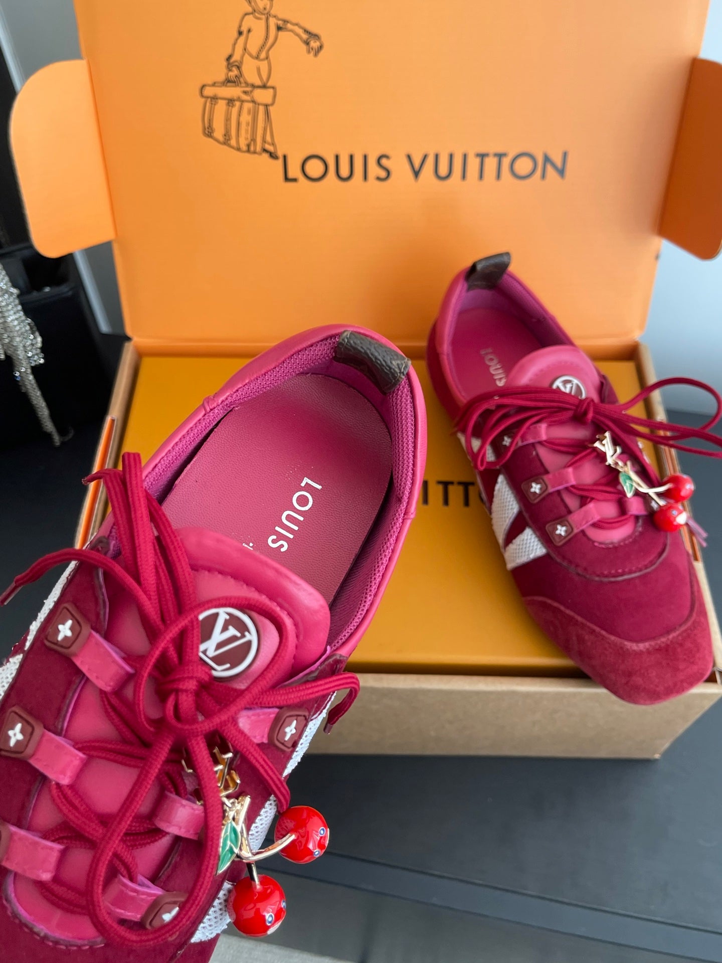 LV 26ss Ballet Sneakers Raspberry Red Velvet 631492