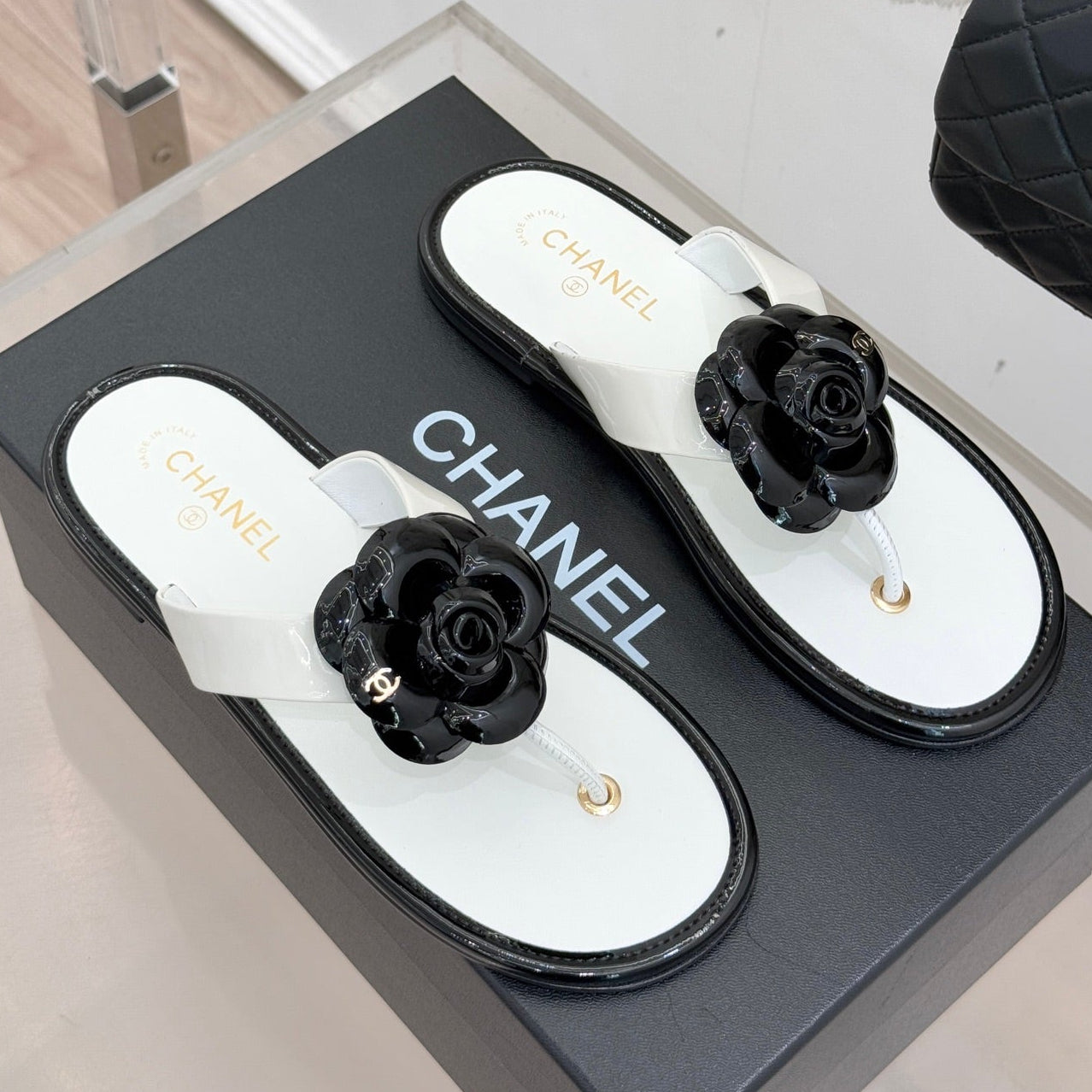 CC 26 Camellia Thong Sandal White mix Black Sheepskin 609997
