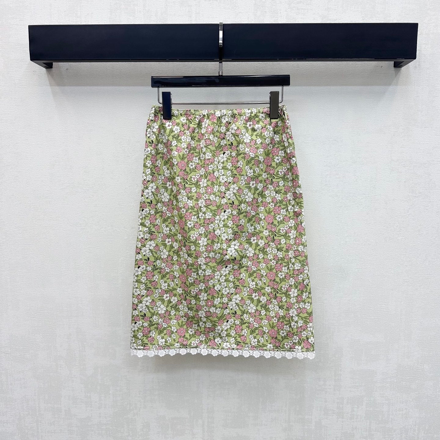 Miumiu 2026 Floral Lace-Trimmed Midi Skirt Green Pink Cotton 396669