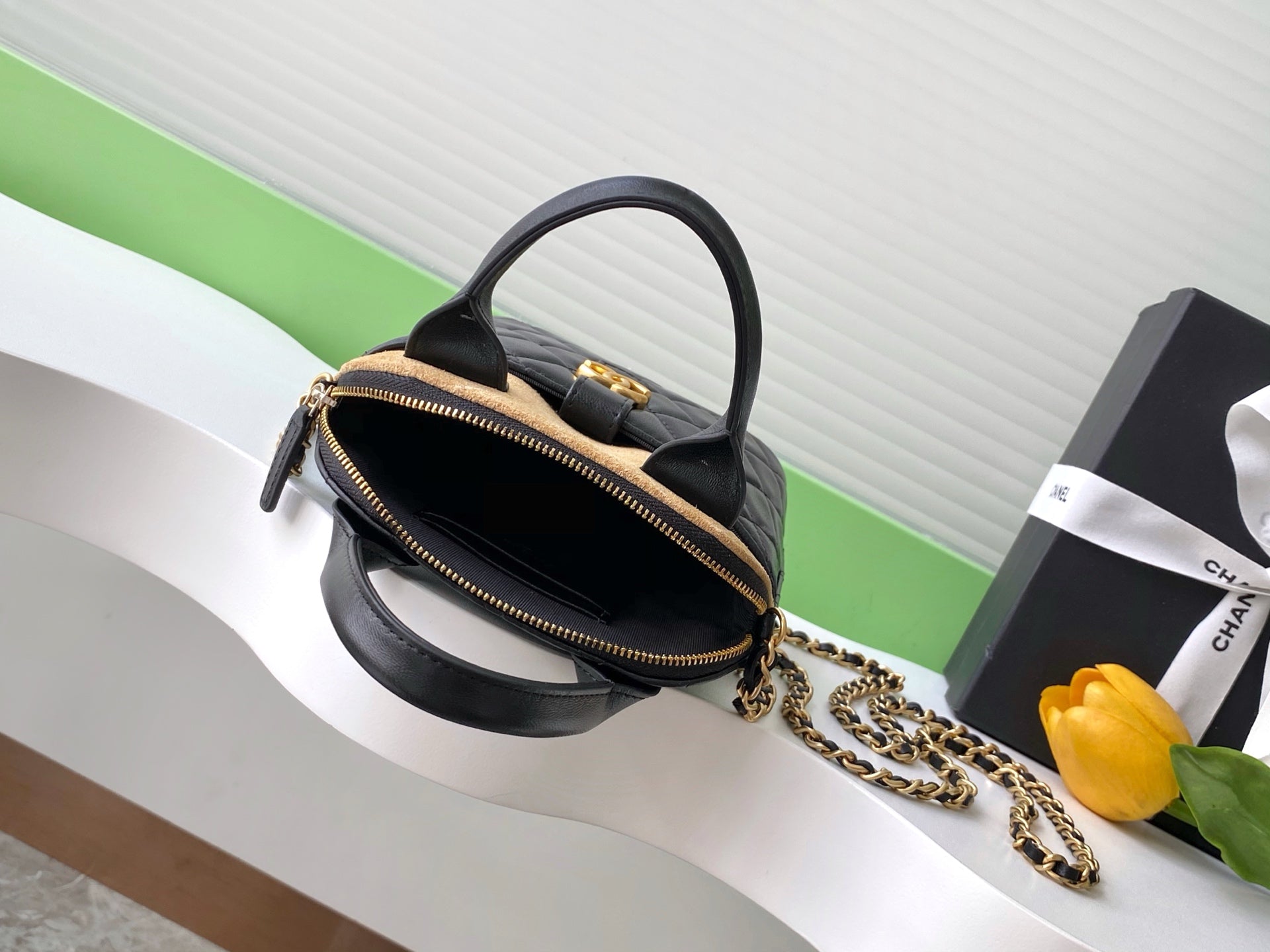 CC 25A Clutch With Chain 18cm Beige Suede Black Calfskin