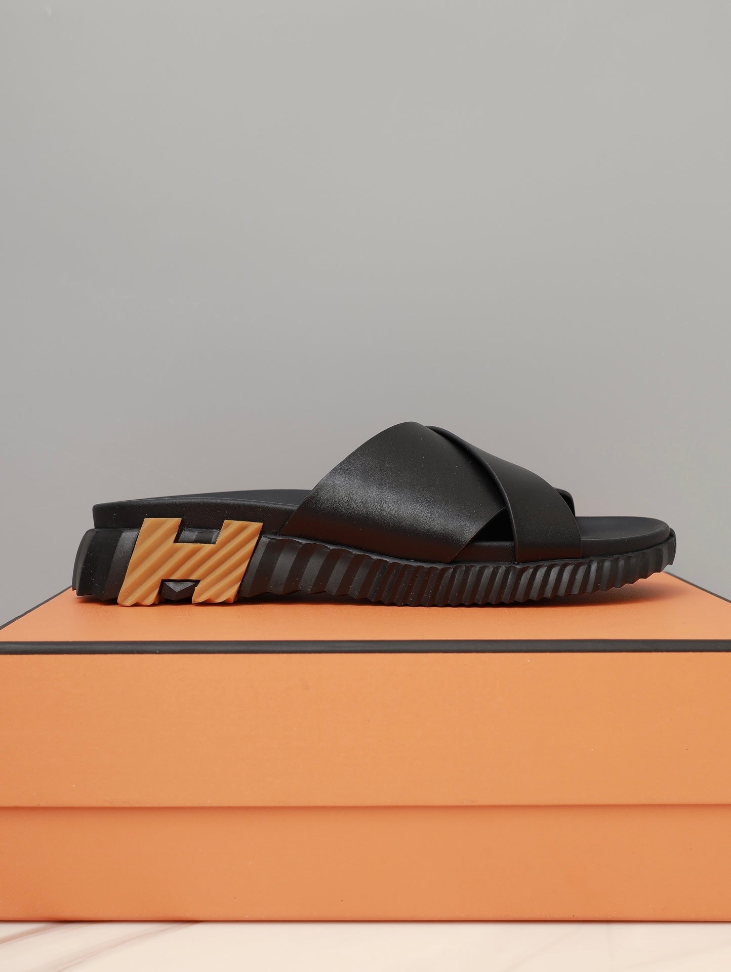 HM INFRA SANDAL BLACK LAMBSKIN