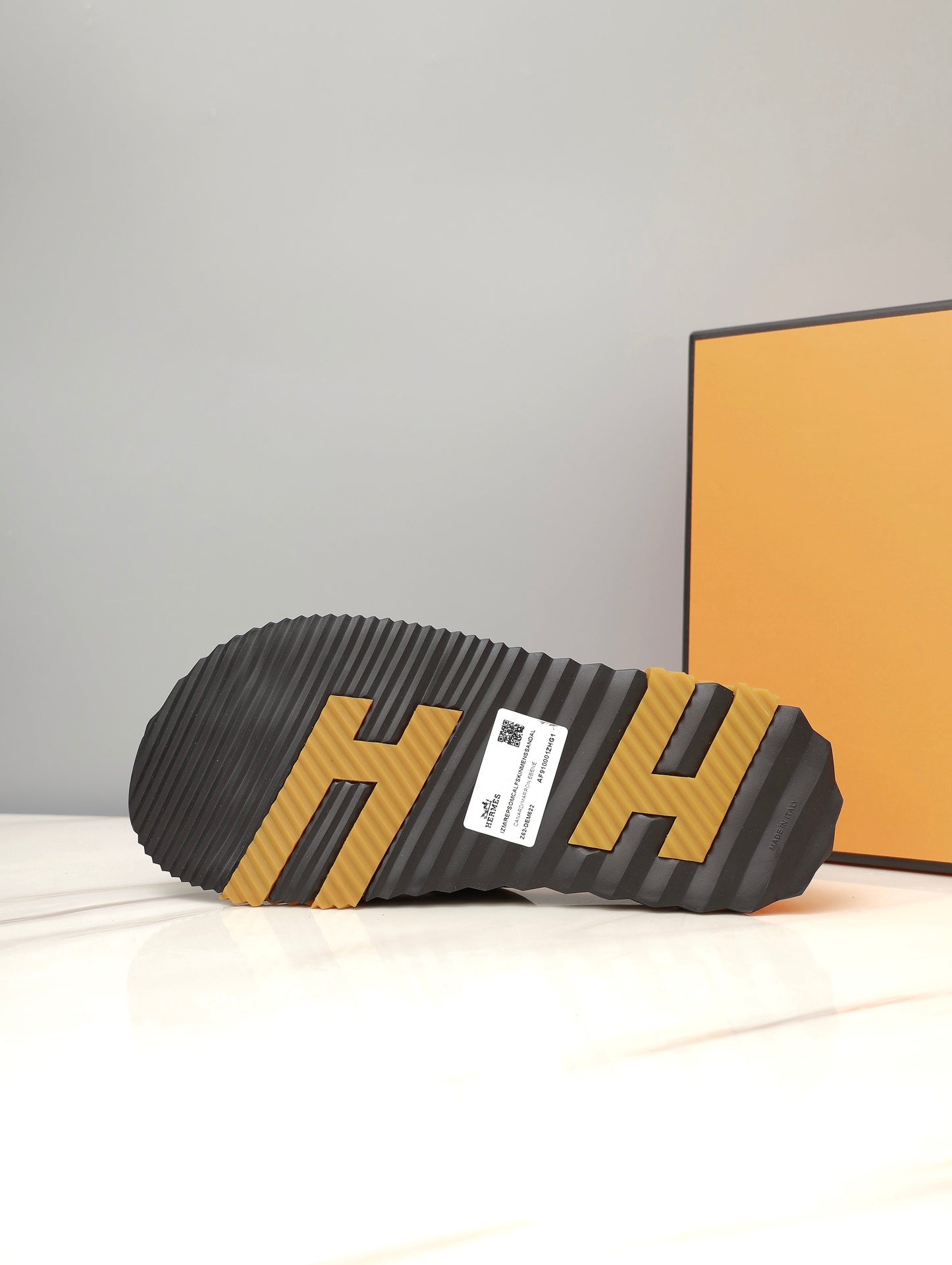 HM INFRA SANDAL BLACK LAMBSKIN