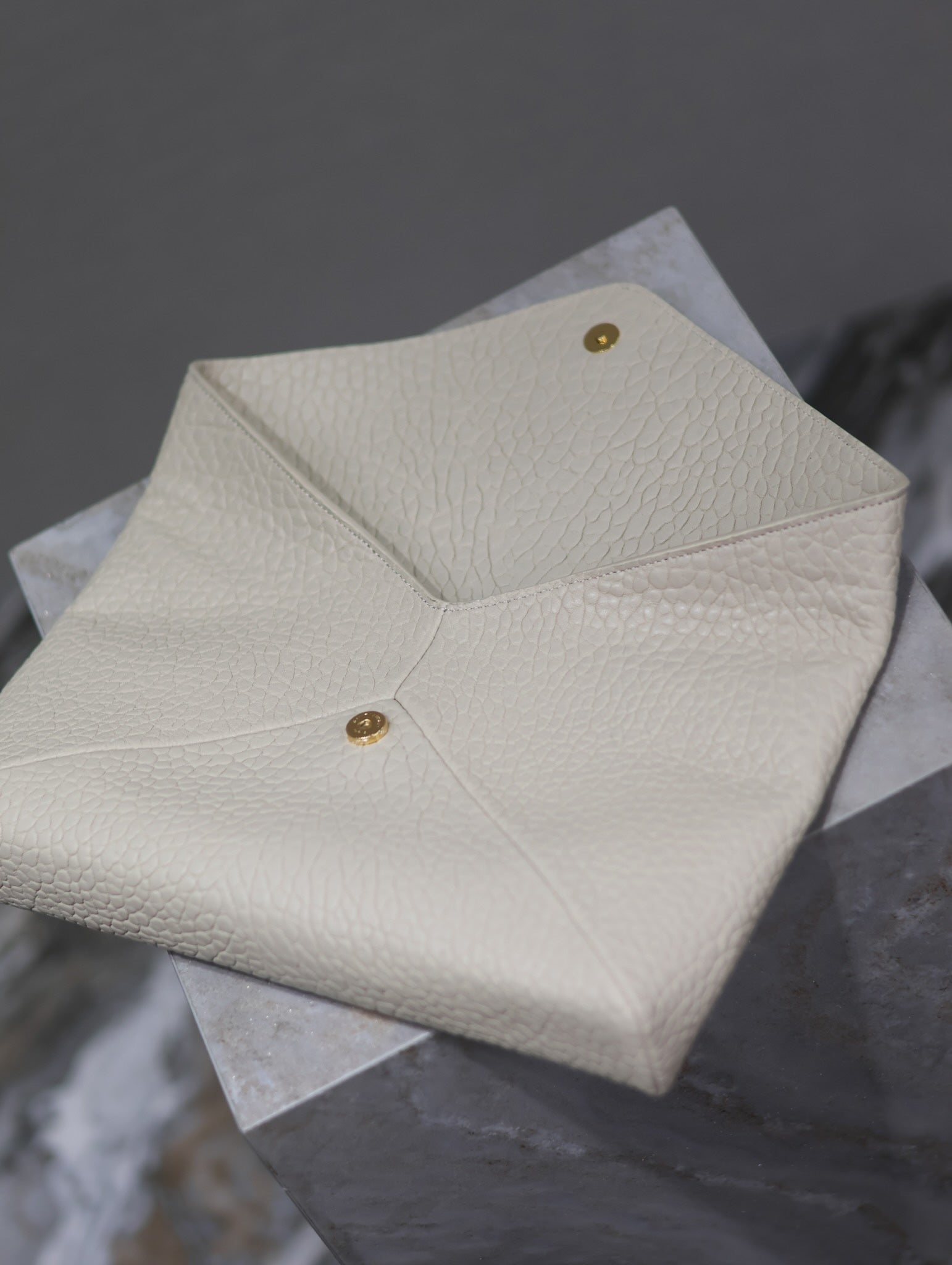 YSL WHITE LAMBSKIN CLUTCH  225388