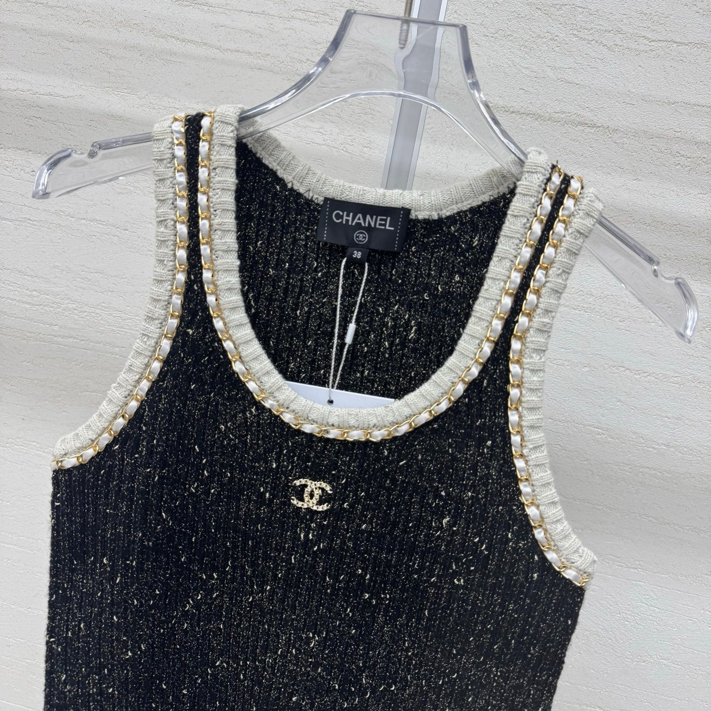 Chanel 2026 Sleeveless Knit Top Black Wool Cashmere 356943